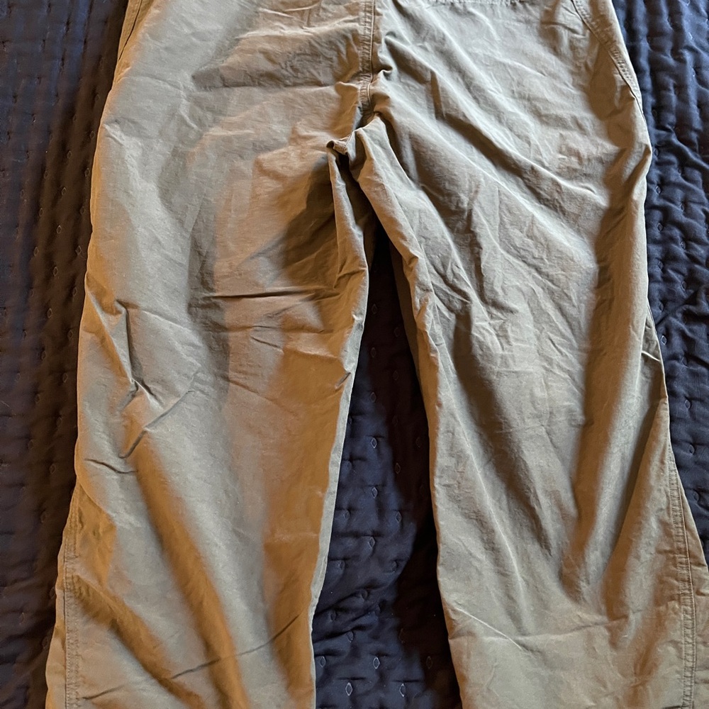 Columbia Men's Khaki Cargo Pants - Picture 3 of 3
